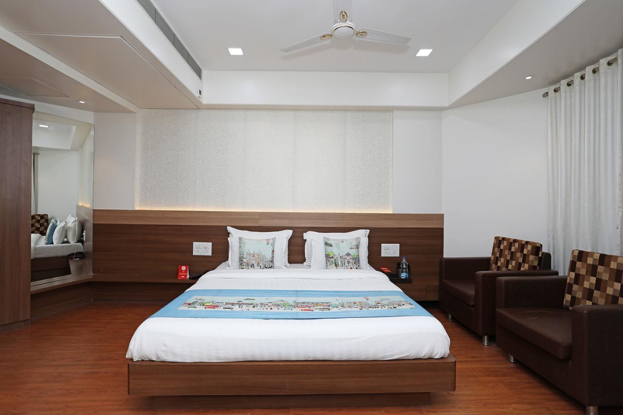 Oyo 10672 Hotel Riviera Nashik Exterior photo
