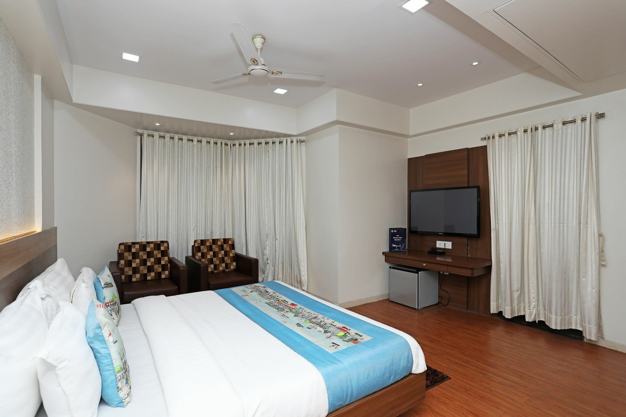 Oyo 10672 Hotel Riviera Nashik Exterior photo