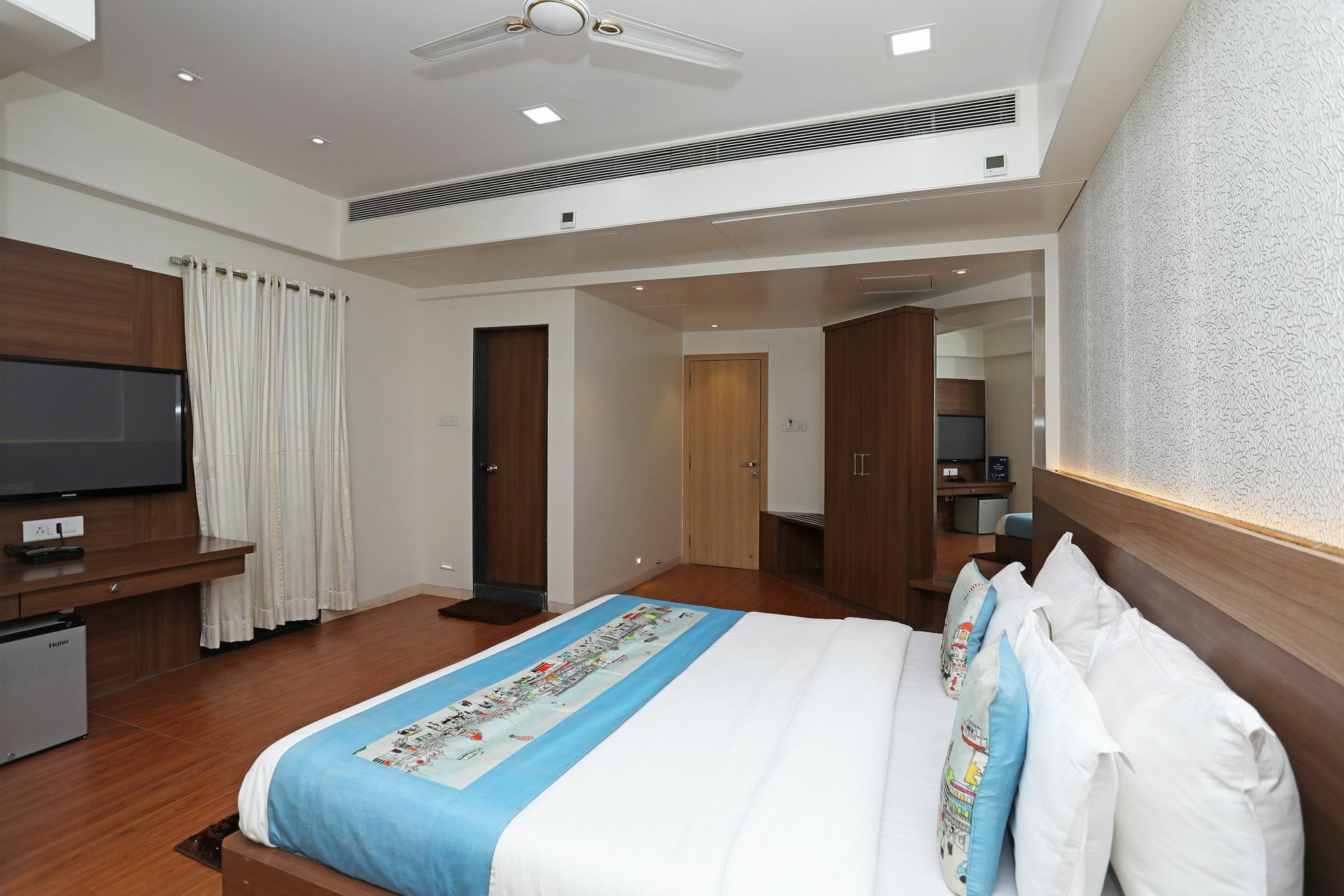 Oyo 10672 Hotel Riviera Nashik Exterior photo